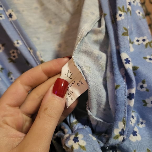 Shein front tie blouse - Picture 3 of 3